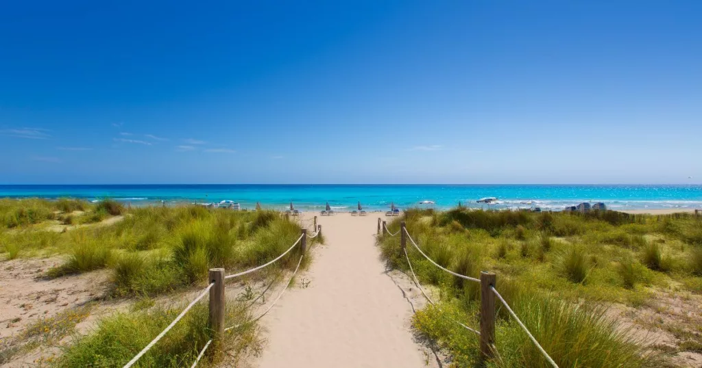  JayWanders - Menorca vs Mallorca: Which Balearic Island is Your Perfect Paradise? - Beautiful white sandy beach