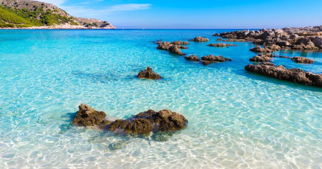 JayWanders - Menorca vs Mallorca: Which Balearic Island is Your Perfect Paradise? - Stunning beaches for your next vacation
