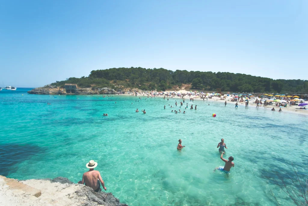 Menorcan beaches (Credit: Pexels)