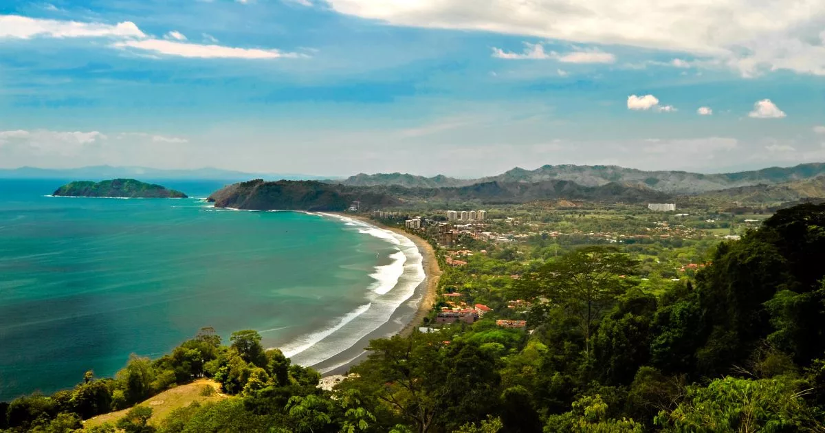 costa rica for solo travelers - Jay Wanders