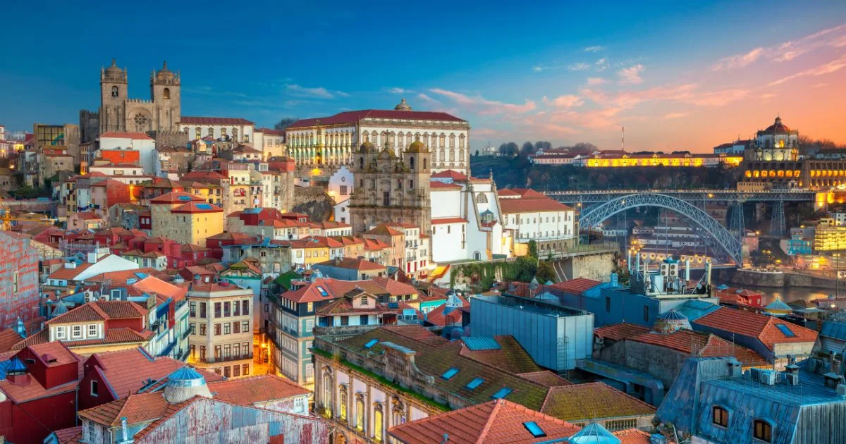 portugal solo travel walking tour Lisbon - Jay Wanders