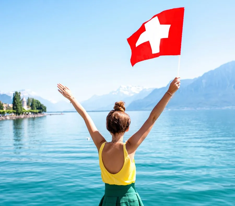 Solo Travel Switzerland Thumbnail - Jay Wanders