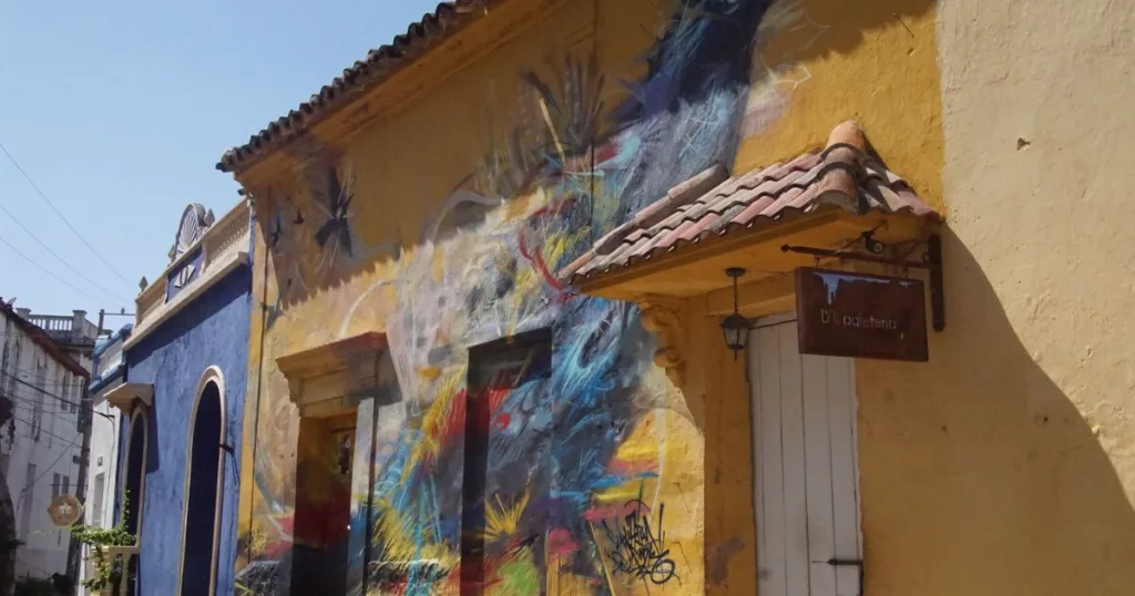 tourists speak spanish in mexico city - Jay Wanders
