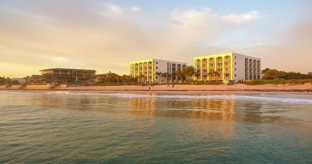 kimpton vero beach hotel caribbean court - Jay Wanders