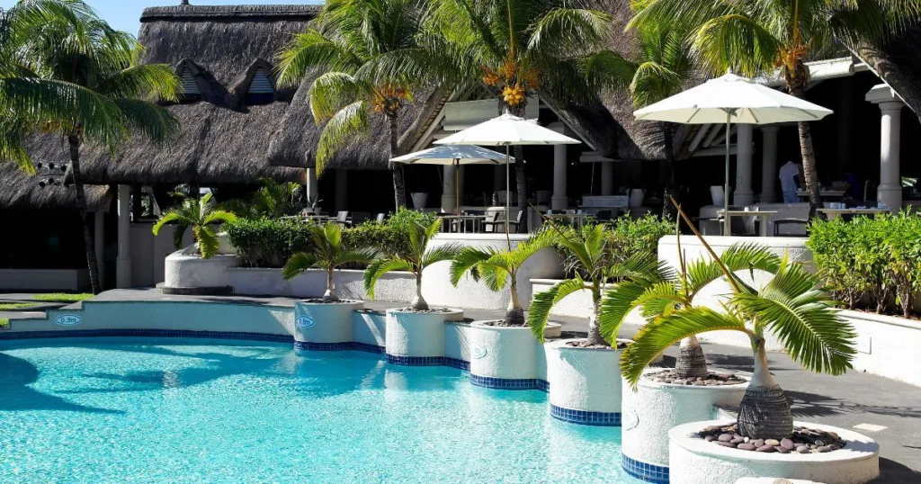 luxury hotels in easter island pacific ocean - Jay Wanders