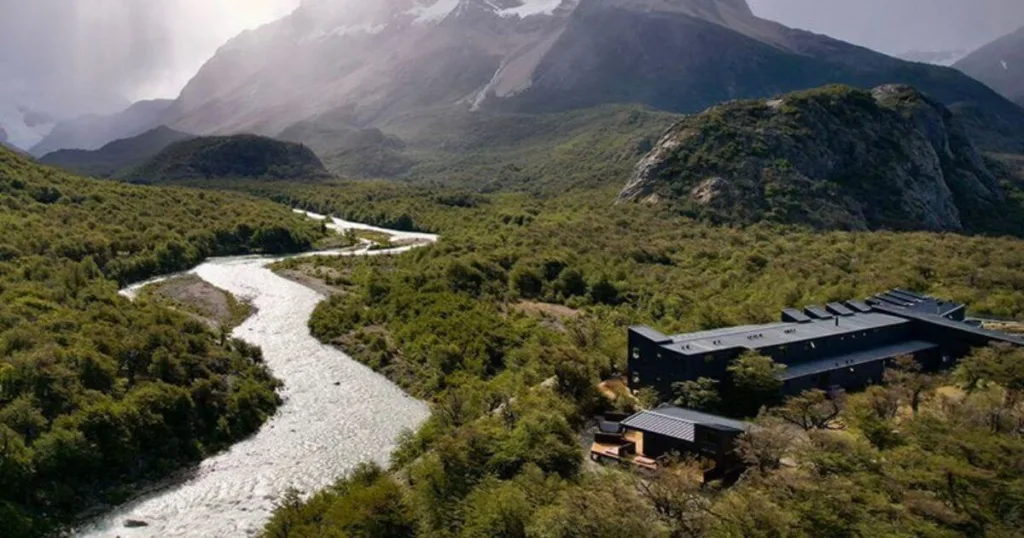 spa offers hot tub in patagonia - Jay Wanders